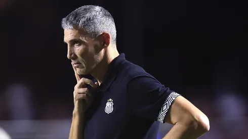 Juan Pablo Vojvoda técnico do Santos durante partida contra o São Paulo. Foto: Marcello Zambrana/AGIF