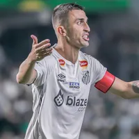 João Schmidt faz forte desabafo após derrota para o São Paulo