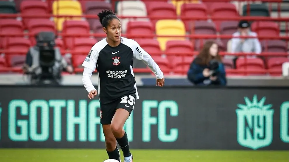 Gi Fernandes em campo pelo Corinthians