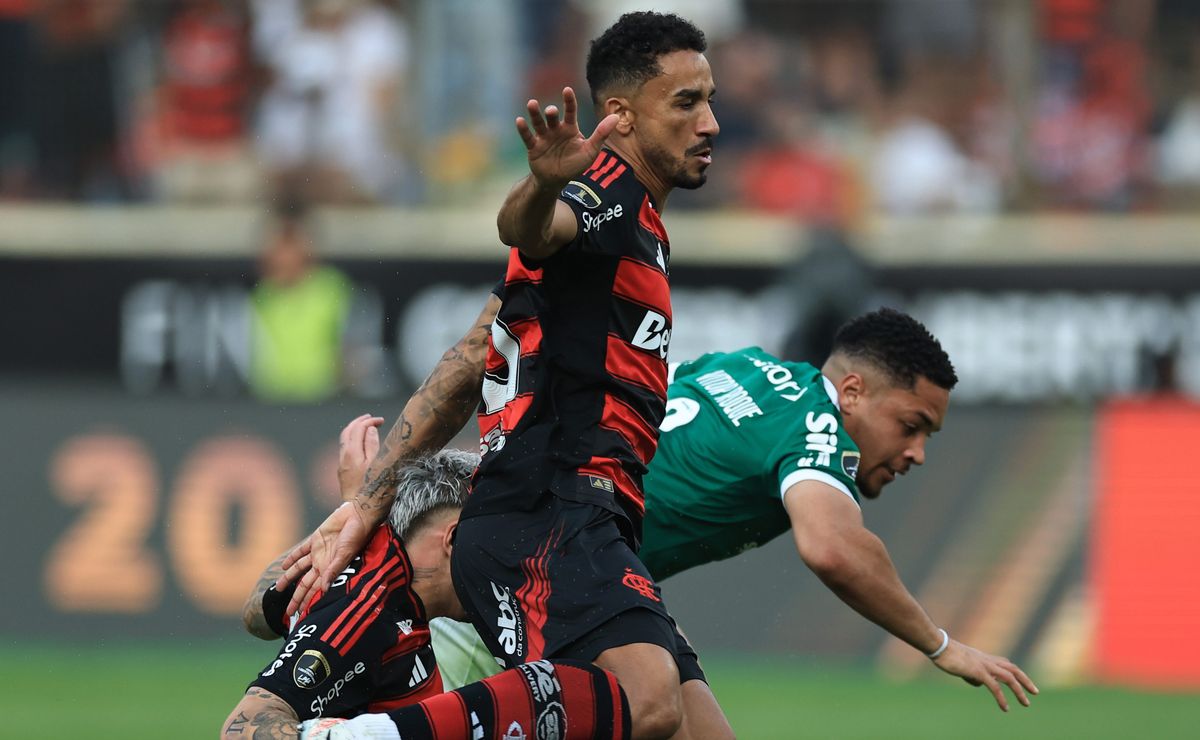 Danilo expõe erro decisivo de jogador do Palmeiras em final da Libertadores contra o Flamengo