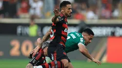 Danilo expõe "falta de atenção" de jogador do Palmeiras em lance na final da Libertadores