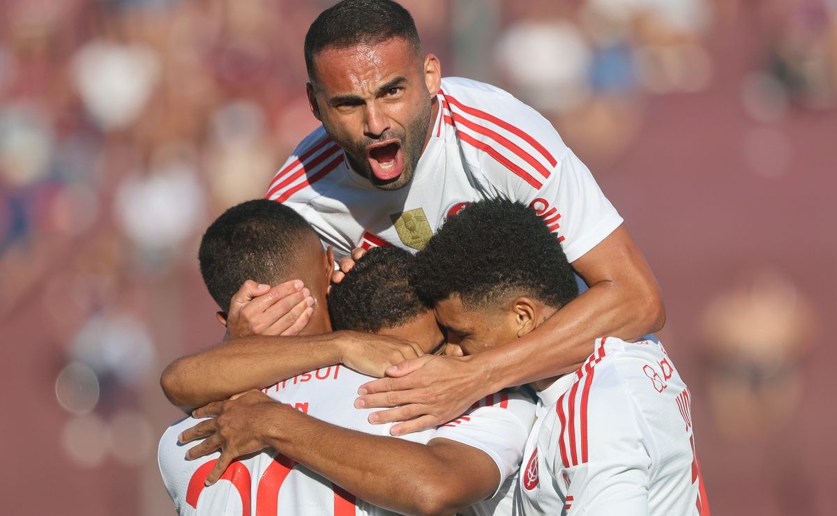 Thiago Maia desmente proposta do Santos e nega saída do Internacional: “Liguei para o meu empresário”