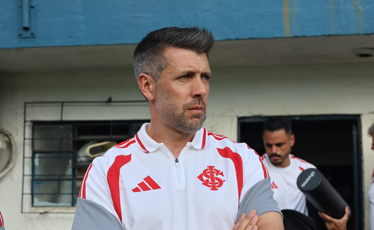 Paulo Pezzolano minimiza estadual, revela foco no Flamengo e projeta sequência do Internacional