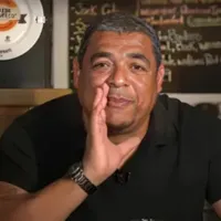 Vampeta aponta favorito para a final entre Flamengo x Corinthians