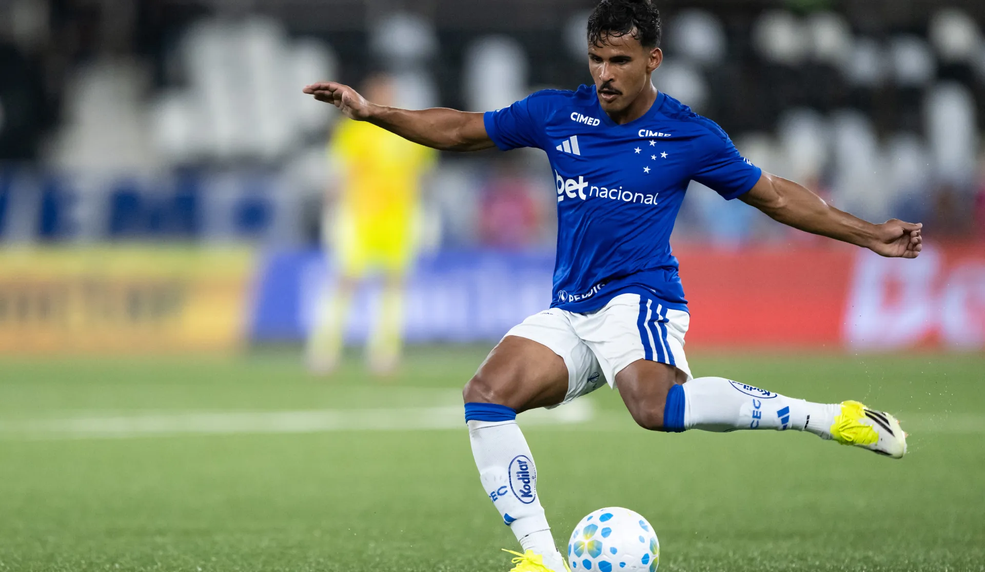 Kaiki em ação pelo Cruzeiro na 1ª rodada do Brasileirão 2026 – Foto: Jorge Rodrigues/AGIF