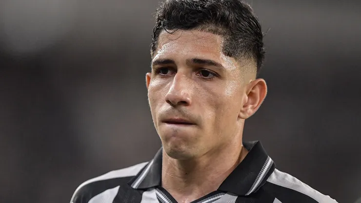 Savarino expõe bastidores da saída do Botafogo e decisão tomada na concentração - Thiago RibeiroAGIF