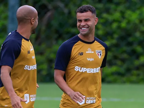 Crespo orienta Alisson após negociação frustrada e vitória do São Paulo