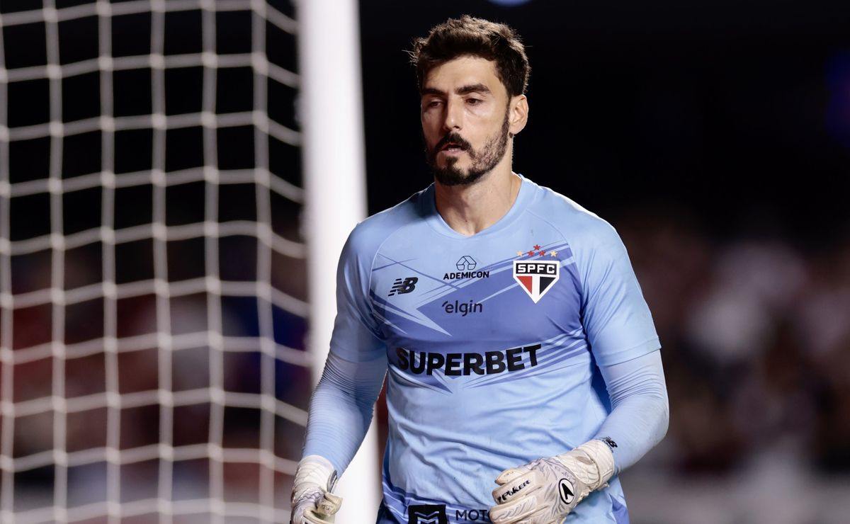 Rafael agradece apoio da torcida e revela que clima está mais leve no São Paulo