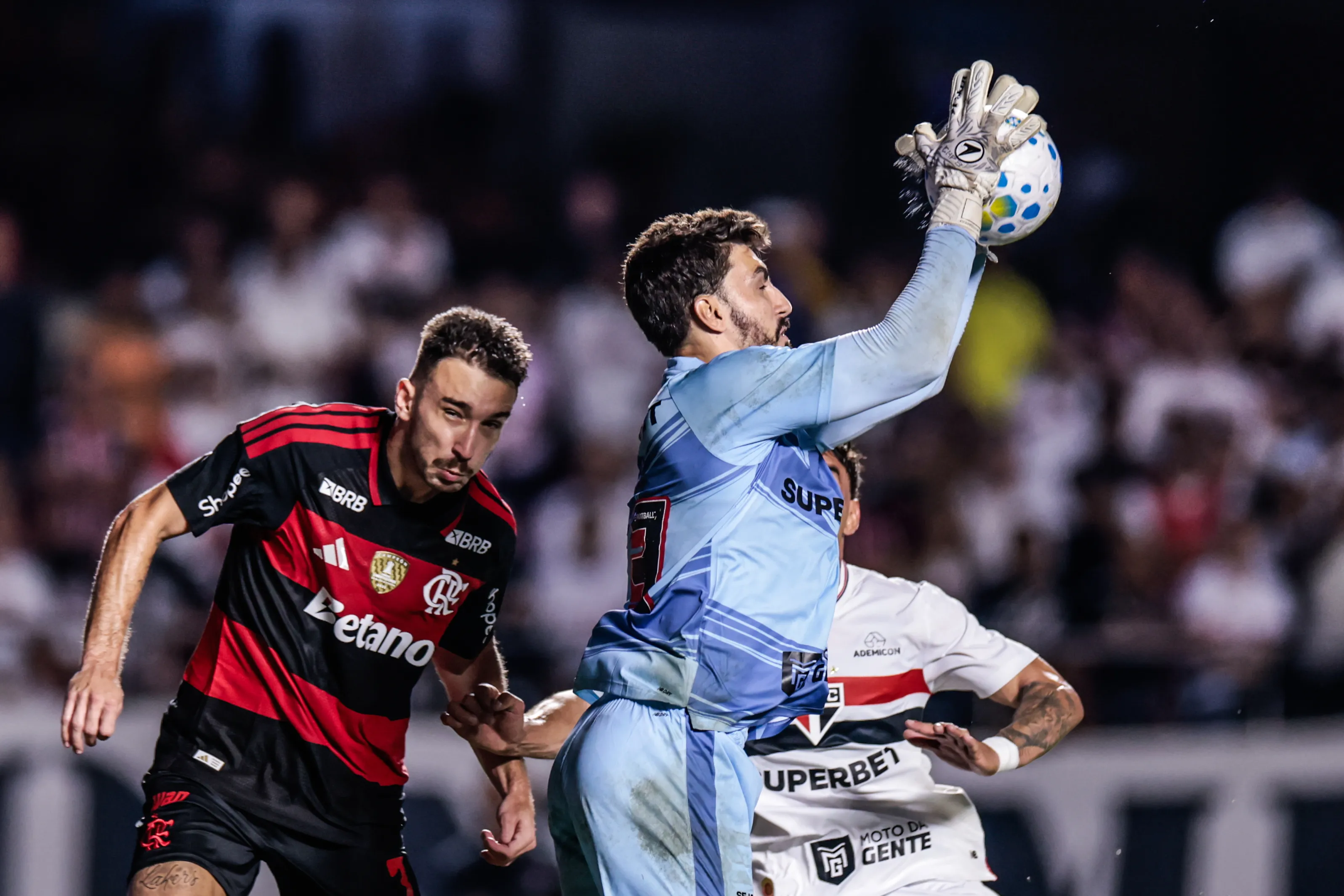 Rafael durante a partida contra o Flamengo. Foto: Marcello Zambrana/AGIF