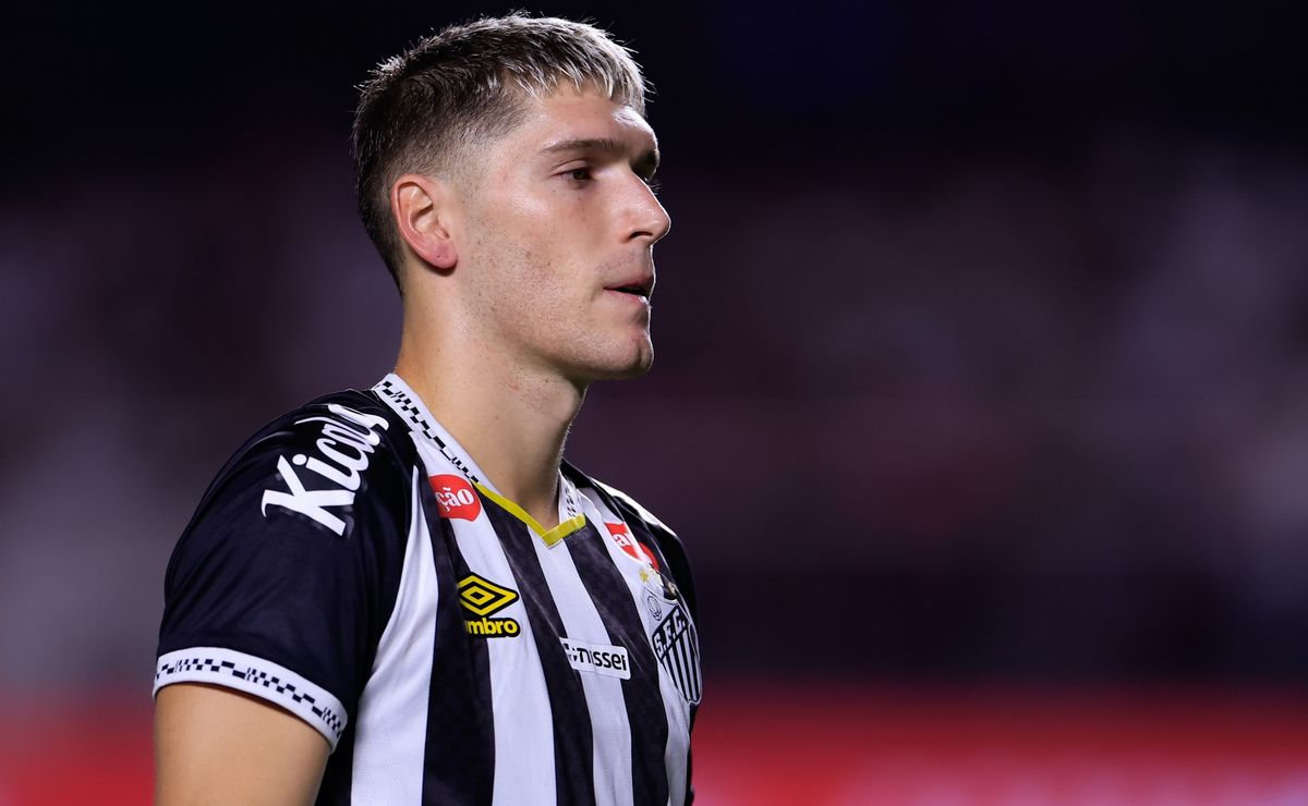 Santos prepara barca de saídas e Racing recusa troca de Juan Nardoni por Rollheiser, informa Sormani