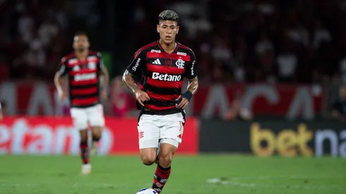 RJ – RIO DE JANEIRO – 09/11/2025 – BRASILEIRO A 2025, FLAMENGO X SANTOS – Carrascal jogador do Flamengo durante partida contra o Santos no estadio Maracana pelo campeonato Brasileiro A 2025. Foto: Thiago Ribeiro/AGIF