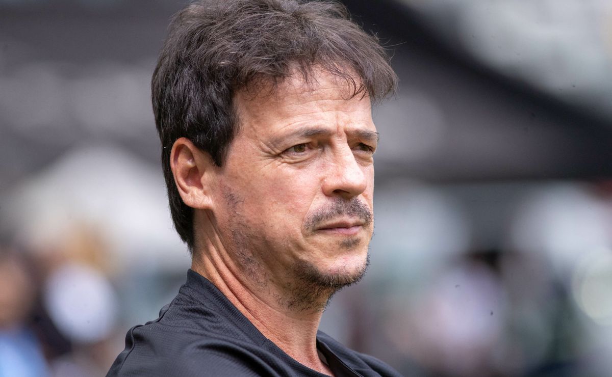 Escalação do Vasco: Fernando Diniz roda o elenco e indica time misto contra o Madureira