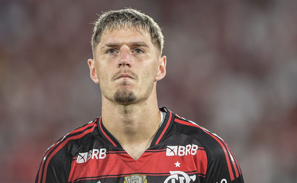 Flamengo questiona gol do Corinthians após uma suposta falta no Varela, na Supercopa do Brasil