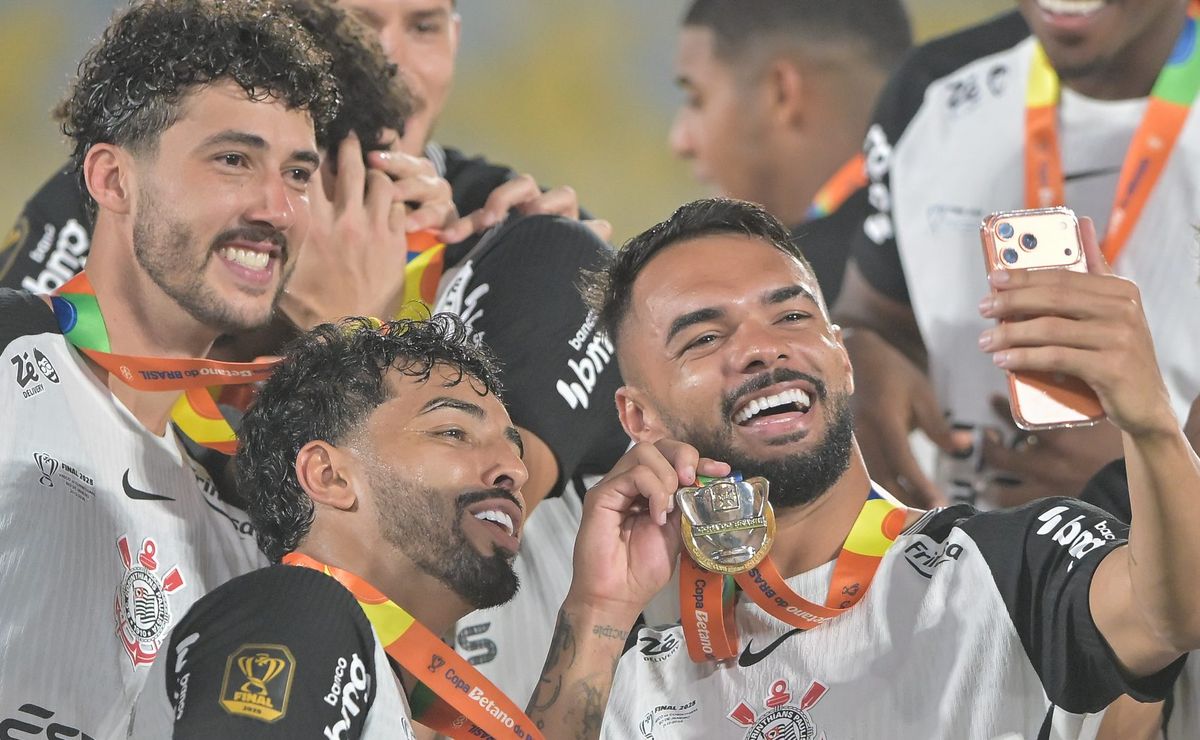 Corinthians vence o Flamengo em Brasília e conquista o bicampeonato da Supercopa do Brasil