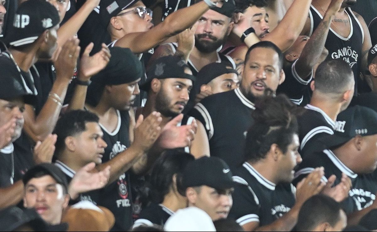 Milton Neves exalta a Fiel no Mané Garrincha após título do Corinthians na Supercopa do Brasil