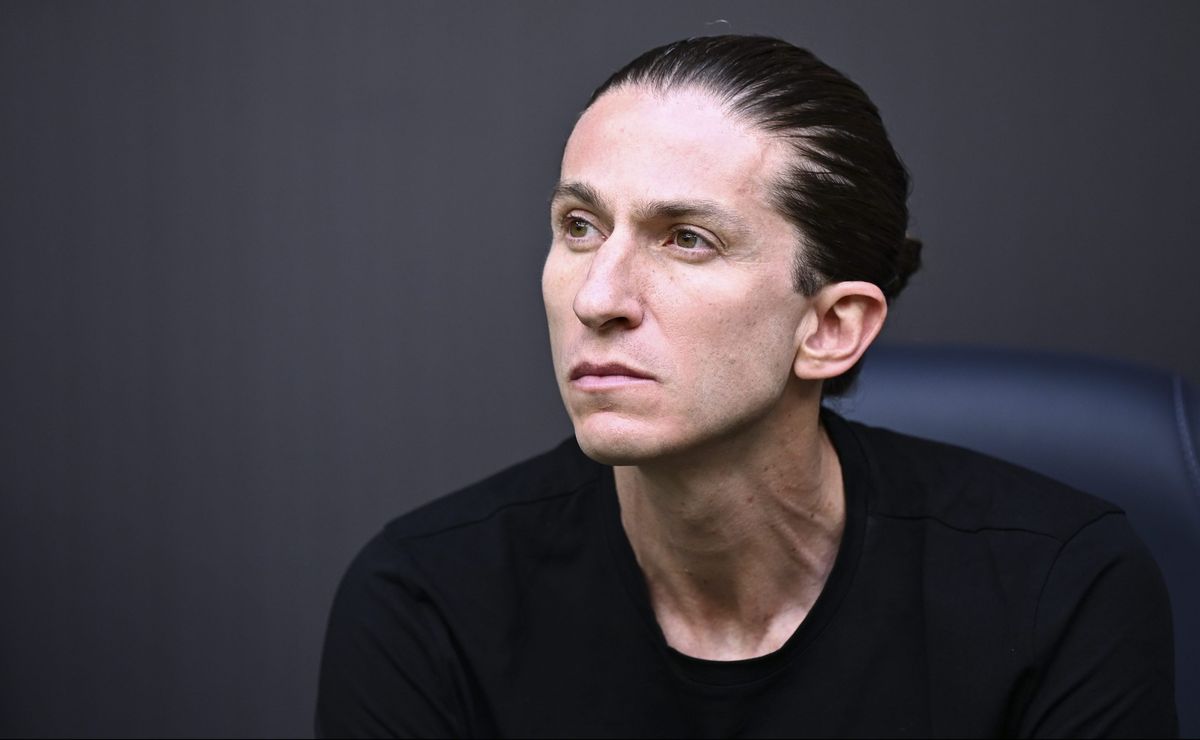 Filipe Luís se manifesta sobre arbitragem na expulsão de Carrascal na Supercopa do Brasil: “Nunca vi isso”