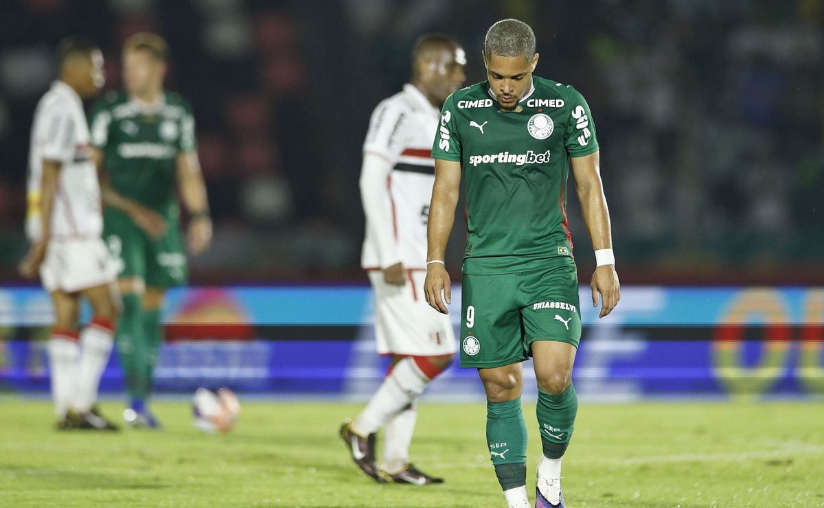 Torcida do Palmeiras critica atuação decepcionante no primeiro tempo contra o Botafogo-SP pelo Paulistão
