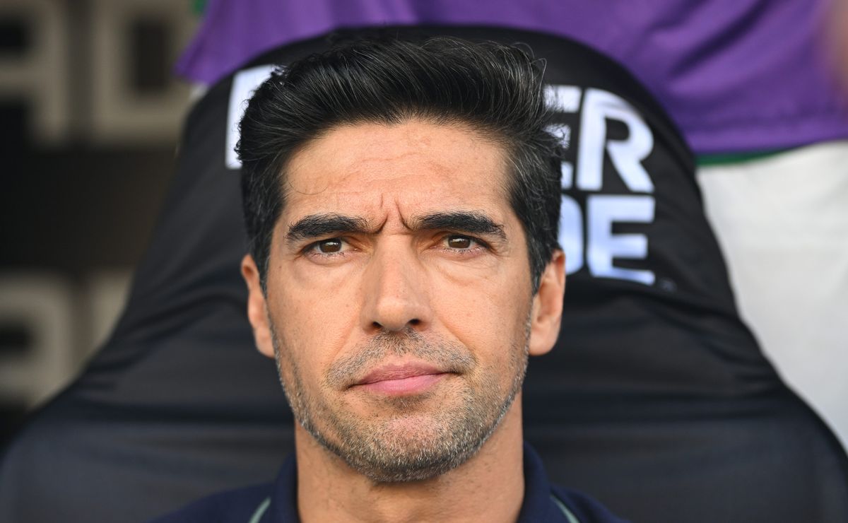 Atitude de Abel Ferreira deixa clima azedo no Palmeiras e Anderson Barros fica pressionado mais uma vez