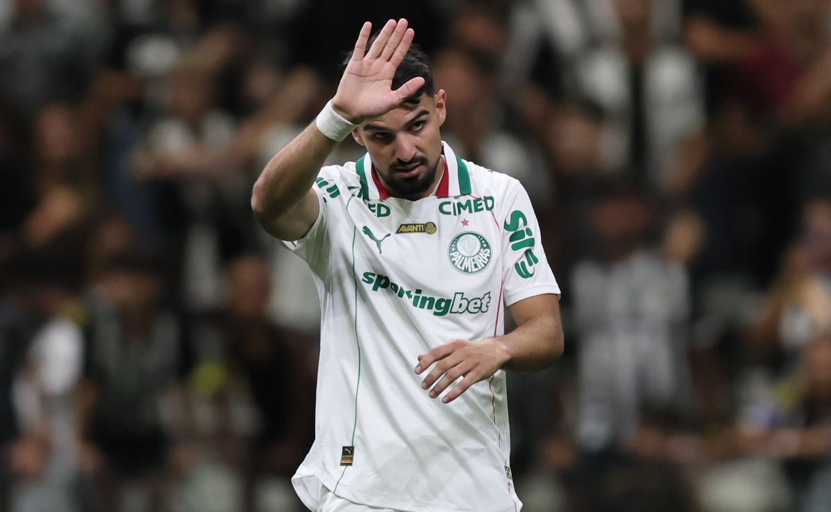 Flaco López é colocado no Atlético de Madrid, mas proposta não chega ao Palmeiras e atacante fica