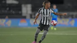 Danilo durante clássico contra o Fluminense. Foto: Thiago Ribeiro/AGIF