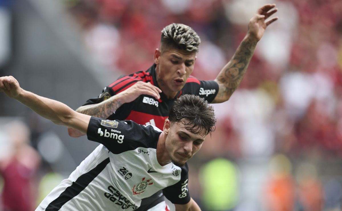 Flamengo emite nota oficial parabenizando o título do Corinthians e irrita os flamenguistas na web