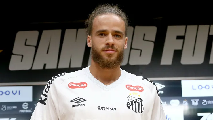 Billal Brahimi não será mais do Santos.