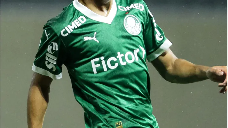 Fictor na camisa do Palmeiras. Foto: Marco Miatelo/AGIF