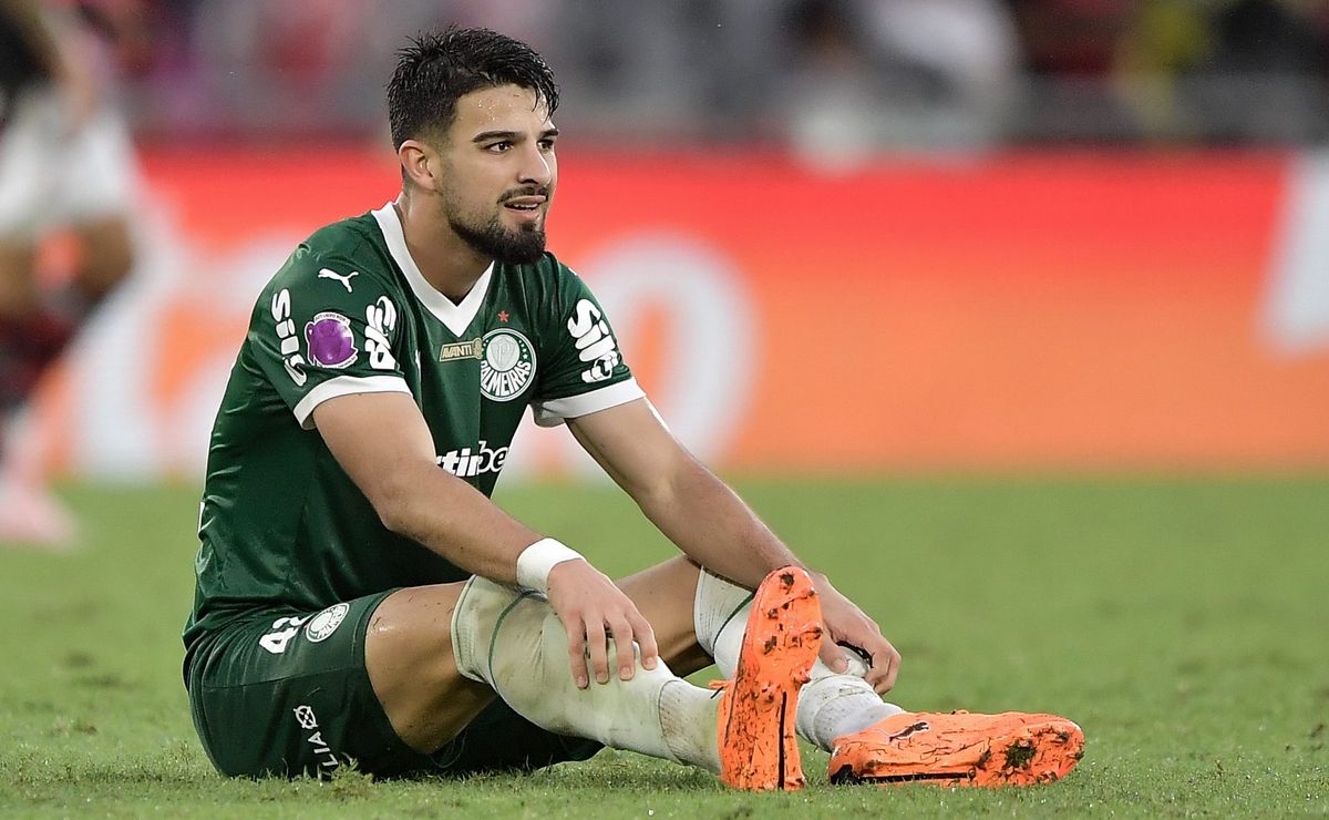 Palmeiras aceita vender Flaco López após propostas e liberação depende do pagamento da multa rescisória