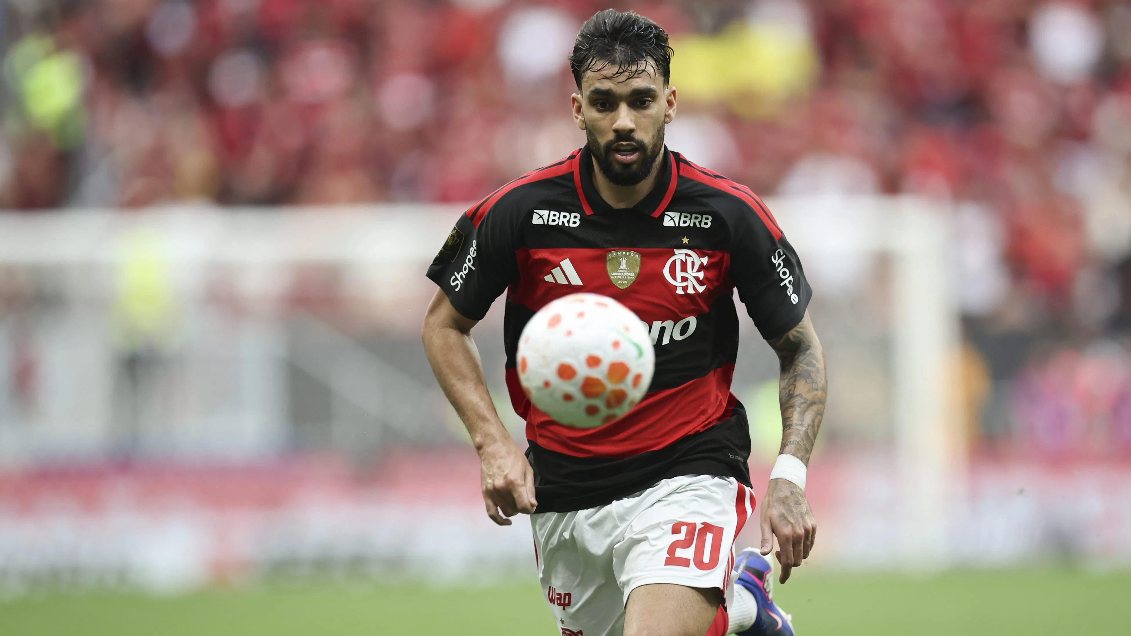 DF – BRASILIA – 01/02/2026 – SUPER COPA DO REI 2026, FLAMENGO X CORINTHIANS – Lucas Paqueta jogador do Flamengo durante partida contra o Corinthians no estadio Mane Garrincha pelo campeonato Super Copa Do Rei 2026. Foto: Mateus Bonomi/AGIF