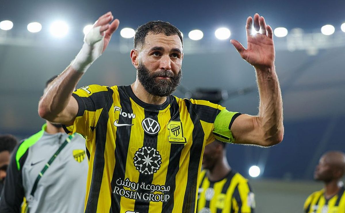 Benzema se irrita na Arábia após interesse do Grêmio, pede saída imediata e nome volta a circular