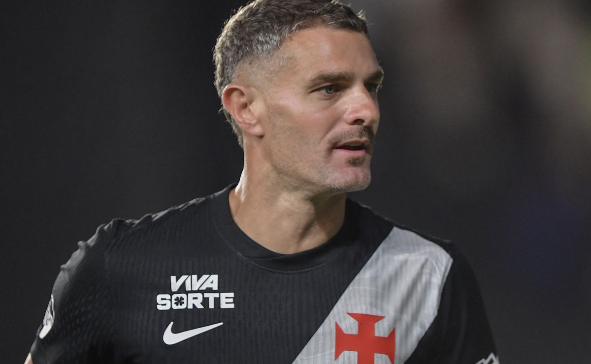 Vasco inicia novo ciclo com reformulação no elenco e ‘barca’ já contabiliza 12 saídas