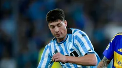 Nardoni em disputa de bola com jogador do Boca Juniors.