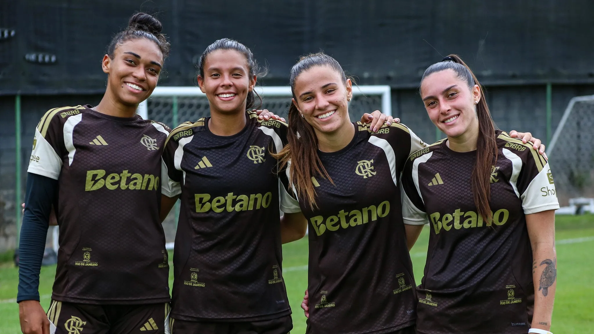 Jogadoras do elenco feminino do Flamengo durante treinamento