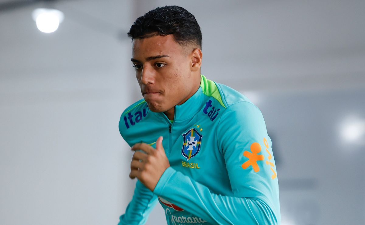 Palmeiras não para e negocia empréstimo de zagueiro Robson, do Sub-20, ao Real Betis