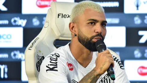 SP – SANTOS – 05/01/2026 – SANTOS, APRESENTACAO GABIGOL – Gabigol durante sua apresentacao oficial como jogador do Santos em coletiva de imprensa realizada no Vila Belmiro. Foto: Jota Erre/AGIF