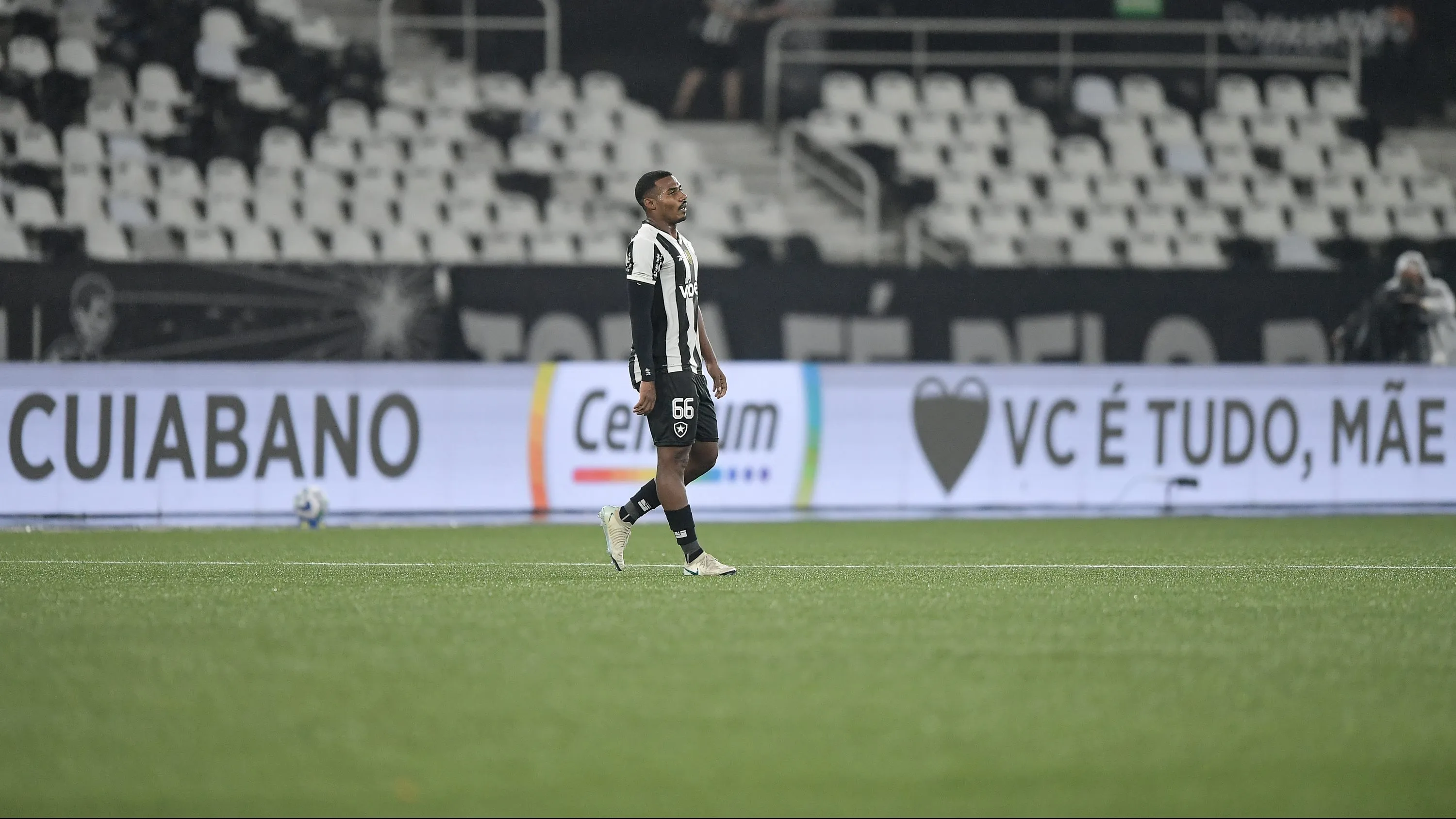Cuiabano é desejado pelo Vasco - Foto: Thiago Ribeiro/AGIF.