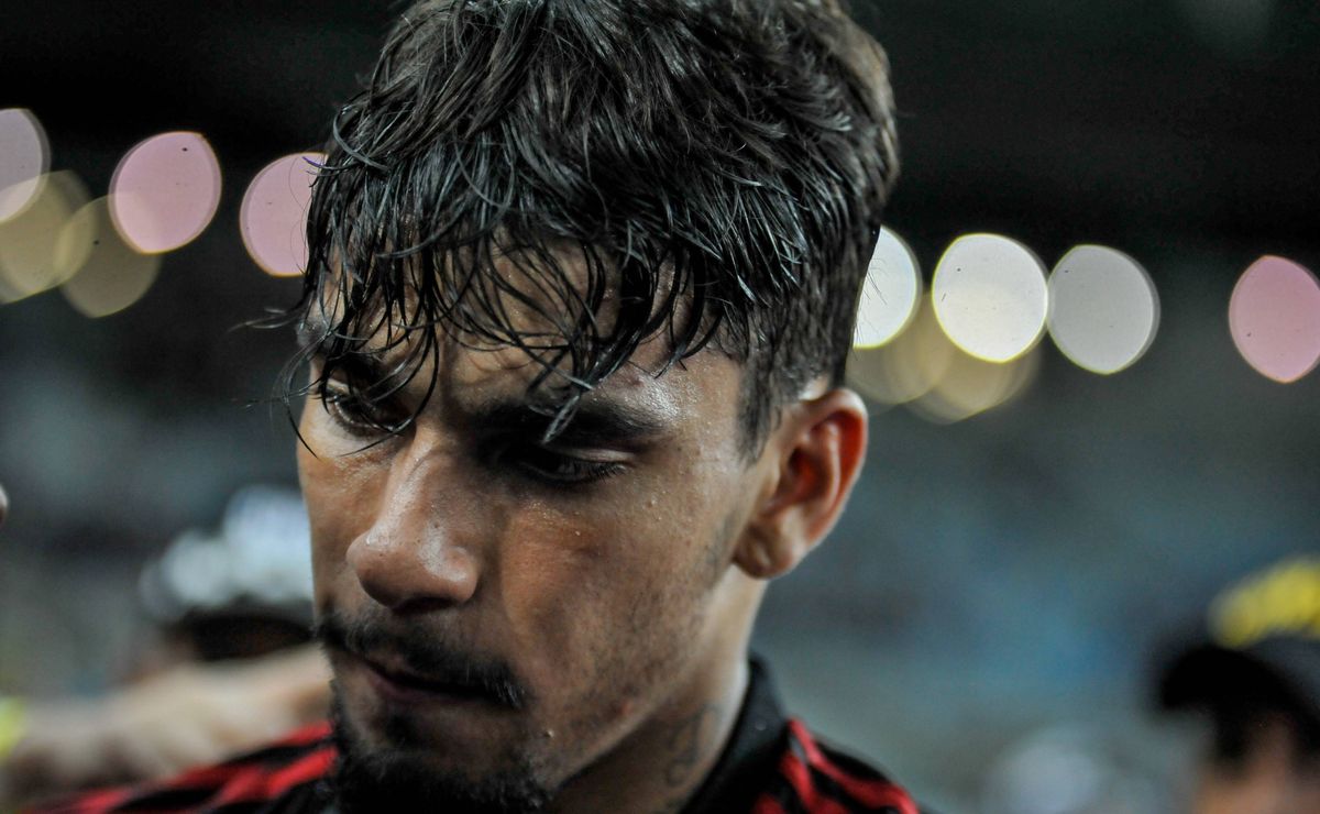 Após gol perdido contra o Corinthians, Paquetá desabafa: “Fiquei put*, não consegui dormir”