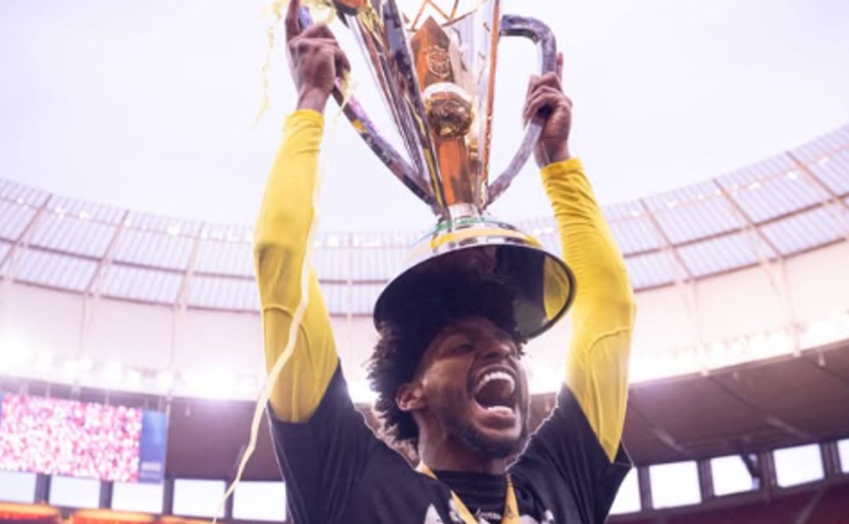 Hugo Souza elogia time feminino do Corinthians após campanha no Mundial de Clubes: “Elas são incríveis”