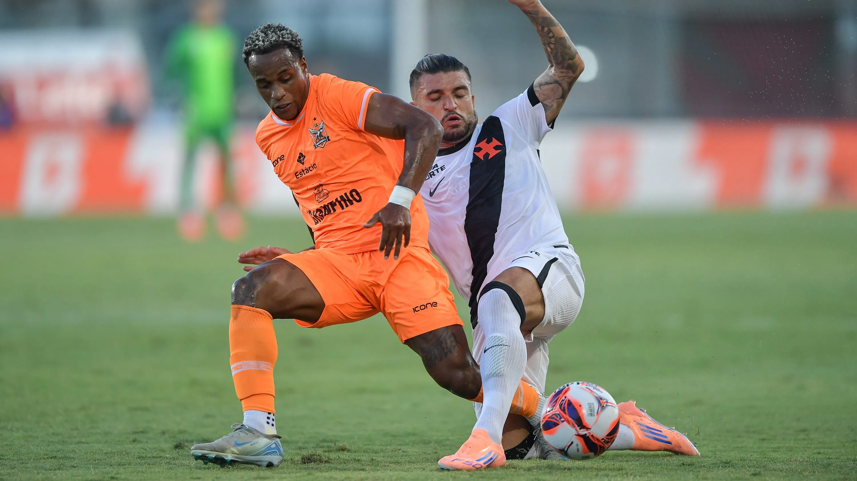 Victor Luís durante Vasco x Nova Iguaçu. Foto: Thiago Ribeiro/AGIF