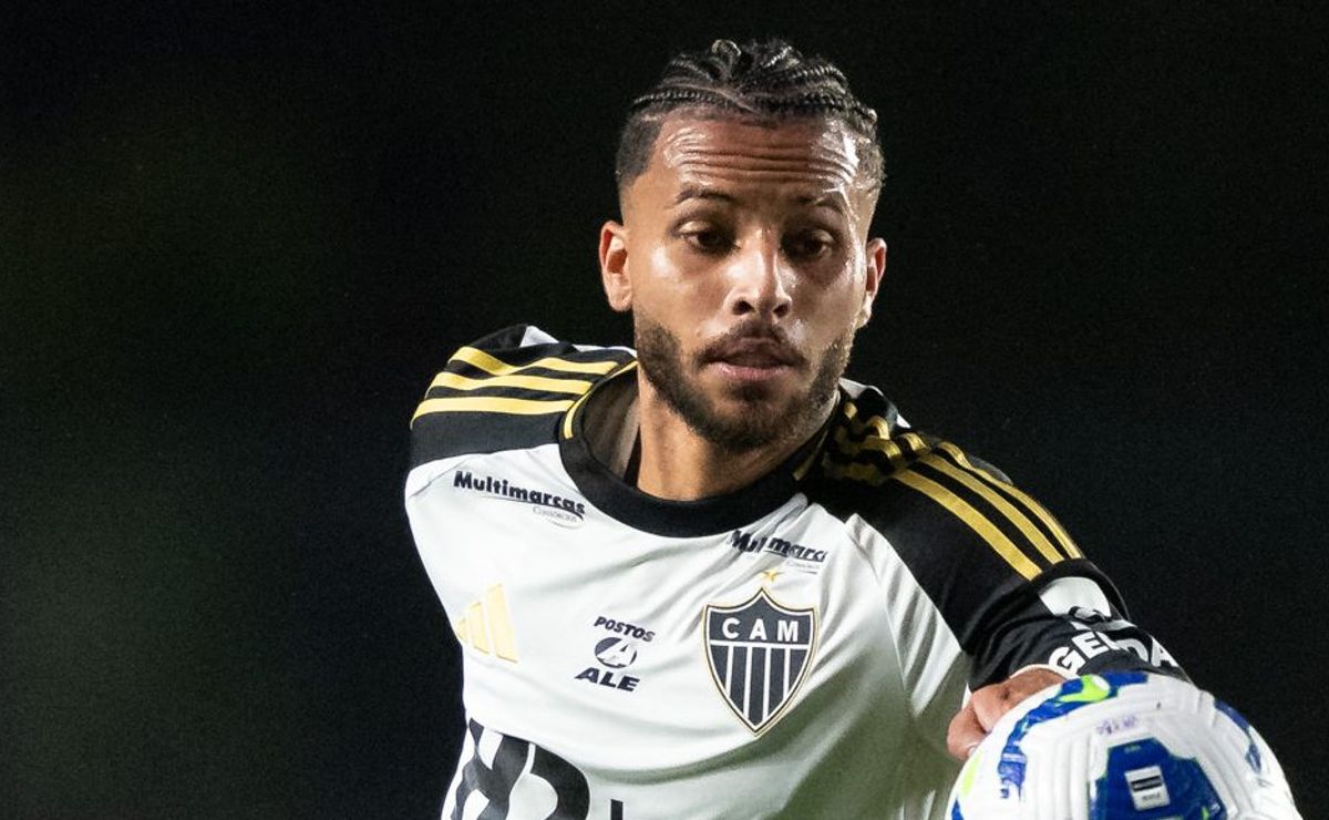 Atlético-MG deve intensificar busca por novo volante no mercado após lesão de Alexsander
