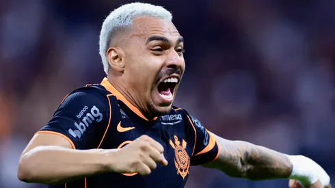 Matheuzinho vira líder em números após chegada de Dorival no Corinthians