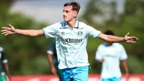 Zortea, volante do Grêmio em partida pelo time sub-20 (Foto: Angelo Pieretti/Grêmio)