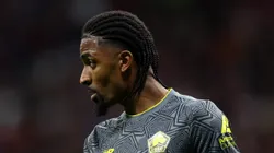 Alexsandro de Souza Ribeiro, zagueiro do Lille - Foto: Tan Jun/Getty Images