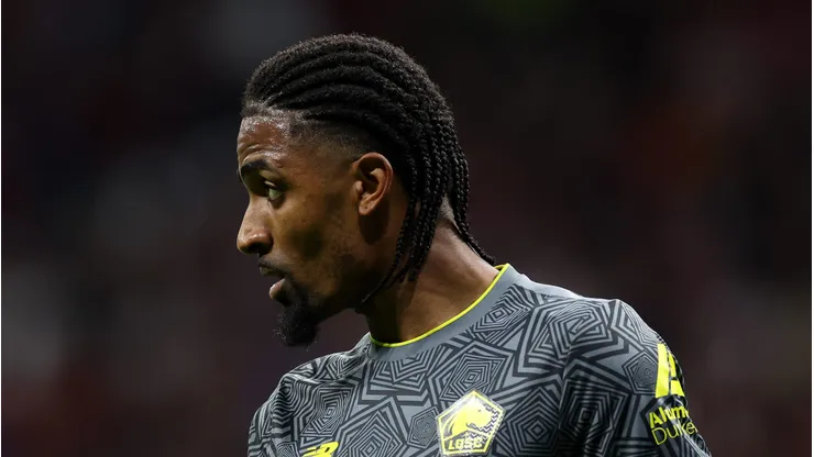 Alexsandro de Souza Ribeiro, zagueiro do Lille - Foto: Tan Jun/Getty Images