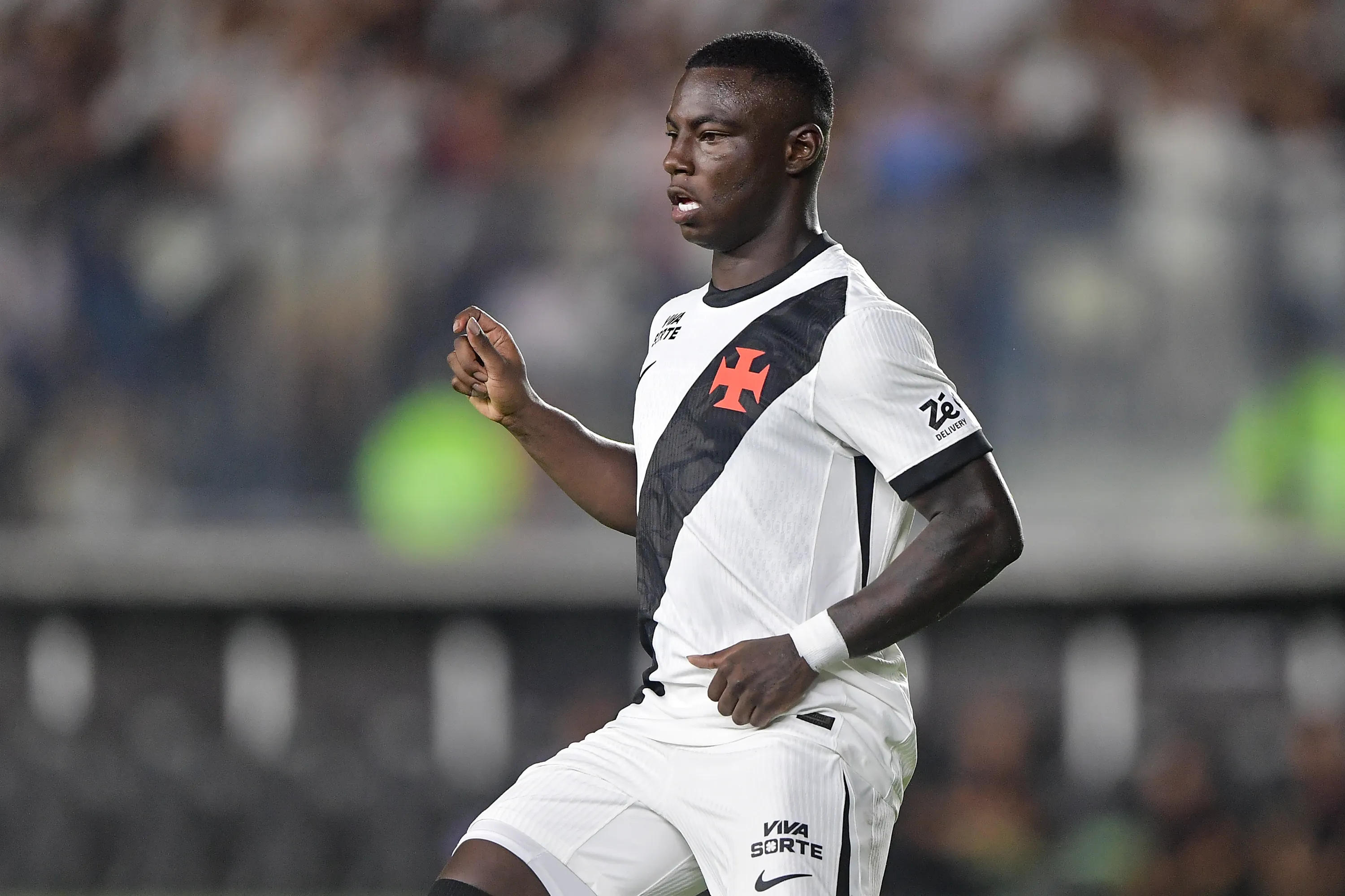 Hinestroza também estreou pelo Vasco. Foto: Thiago Ribeiro/AGIF