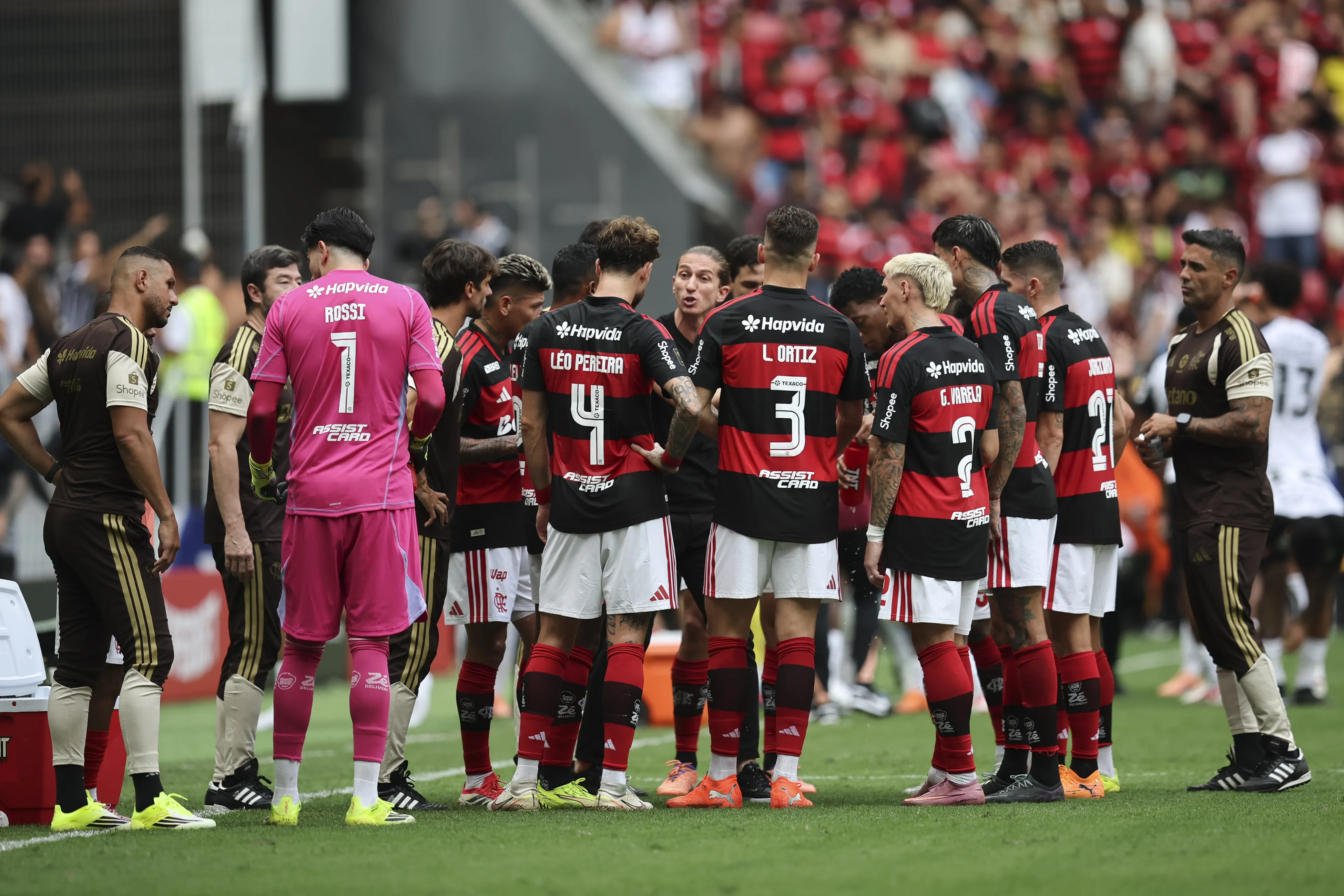 DF – BRASILIA – 01/02/2026 – SUPER COPA DO REI 2026, FLAMENGO X CORINTHIANS – Filipe Luis tecnico do Flamengo durante partida contra o Corinthians no estadio Mane Garrincha pelo campeonato Super Copa Do Rei 2026. Foto: Mateus Bonomi/AGIF