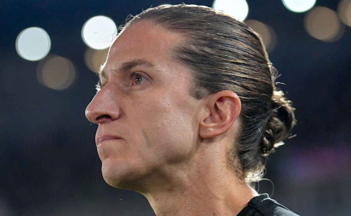 Filipe Luís esquece Pedro e admite dificuldade em trazer centroavante após início ruim no Flamengo