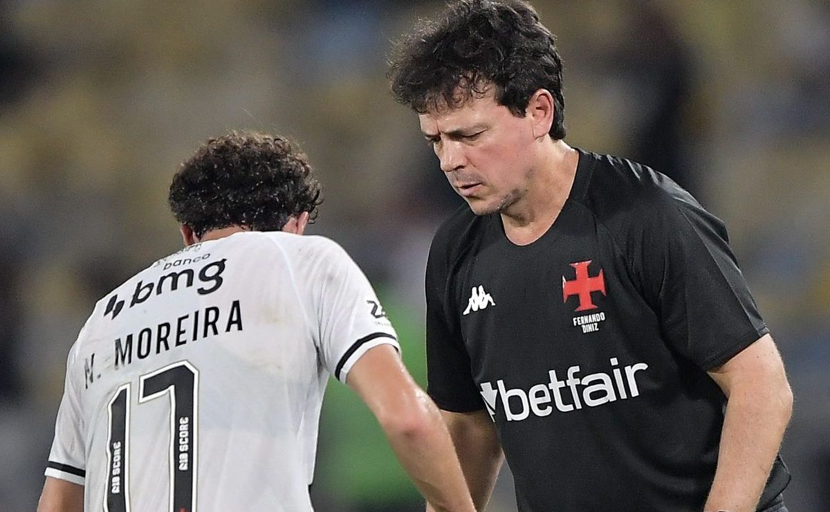 Diniz expõe erro após bronca polêmica em Nuno Moreira no Vasco: “Talvez não tivesse feito”