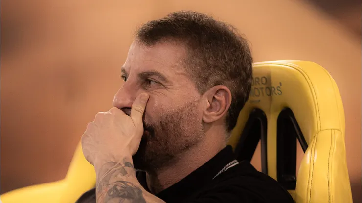 Pedrinho Presidente do Vasco durante chegada da equipe para partida contra o Vasco no estadio Jose Maria de Campos Maia