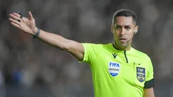 Rodrigo Pereira de Lima irá apitar Flamengo x Internacional - Foto: Thiago Ribeiro/AGIF